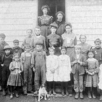 School in Pleasant Hill, Clackamas County - Class Photo circa 1902 or 1903