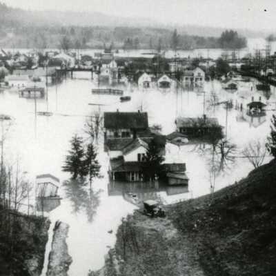 1922 Flood - Oregon City looking down 14th.