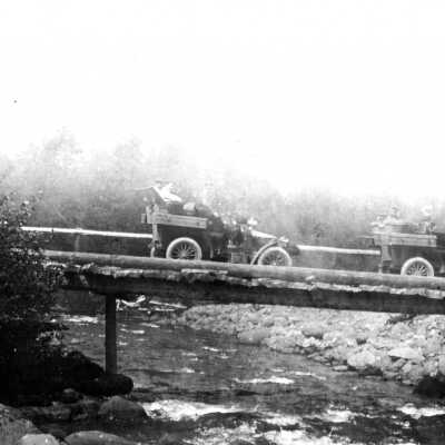 Mount Hood Touring cars in 1903 and 1904