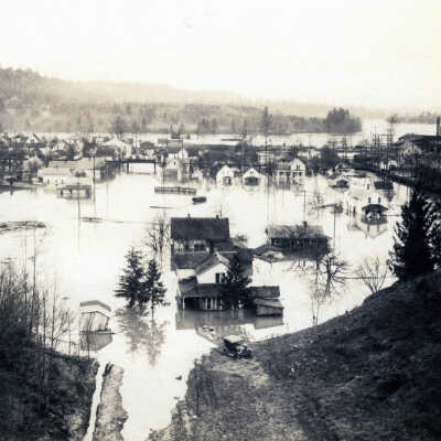 1922 Flood - Looking West Down 14th Street - Oregon City