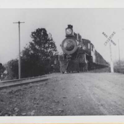 Park Place 1910 - Railroad Crossing Near Hop Yard