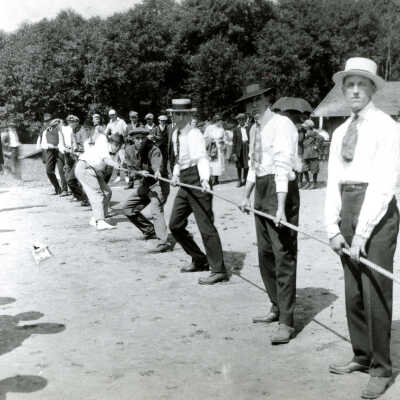 Oregon City Woolen Mill Picnic ca. 1920's - Picture #1 - Crystal Lake Park