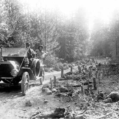 Touring cars near Government Camp and Toolgate, Mt. Hood, 1911.