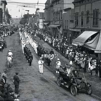 Oregon City 1915 - 4th of July Parade - 6th and Main