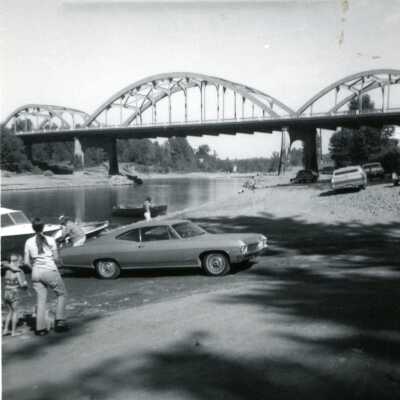 McLoughlin Bridge Viewed from Clackamette Park