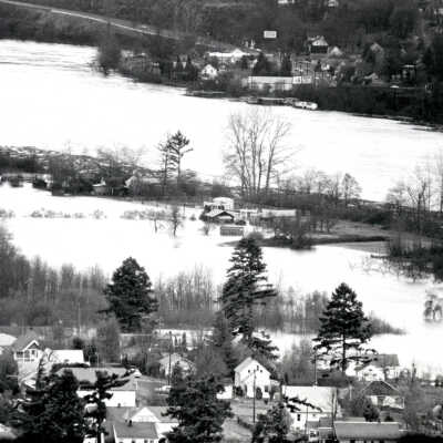 1964 Flood - Willamette Neighborhood in Foreground and Canemah across the River