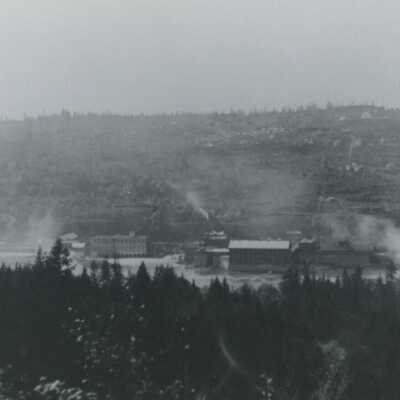 West Linn 1899 - Sunset Hill and Mills from Falls View in Oregon City