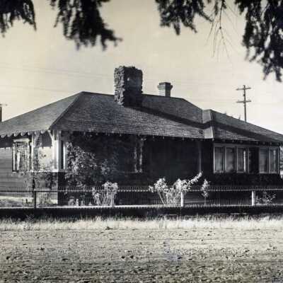 William LaSalle Home, Gladstone.: Copyright: None; Origsize: 5"x8"; Origformat: Print-Photographic
