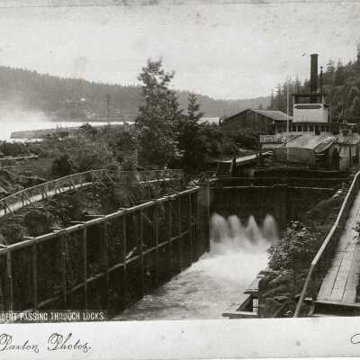 West Linn Locks - Steamboat "Occident" - 1880