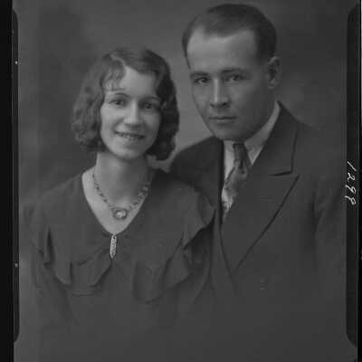 Photograph of an unknown couple for Milton Gaddert - December 1929 - Negative