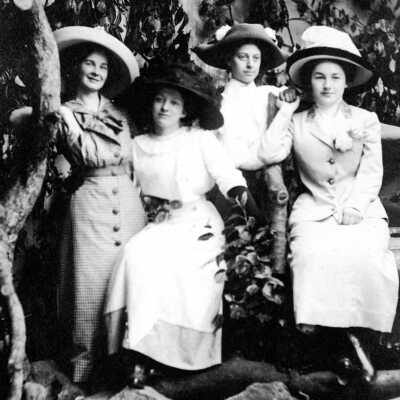 Beryl Long, Queenie Adams, Ada Frost and Jennie Schatz.