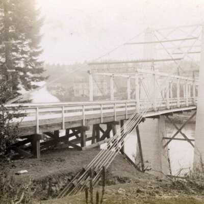 Oregon City/West Linn Suspension Bridge, viewed from the West Linn side.: Origsize: 3" x 5"; Origformat: Print-Photographic