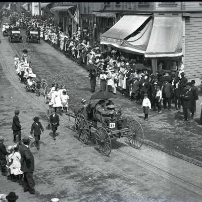 Oregon City 1915 - 4th of July Parade - 6th and Main