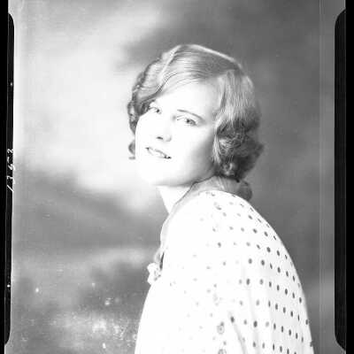 Photograp of a woman for Anna Rose - January 1930 - Negative