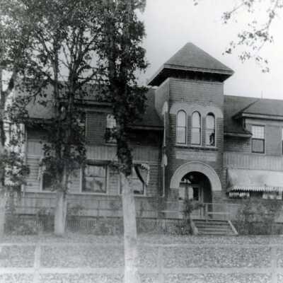 West Linn Railroad Station, 1900: Copyright: None; Origsize: 6" x 8"; Origformat: Print-Photographic