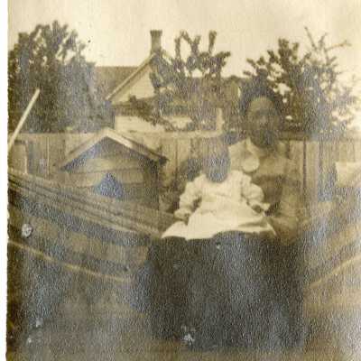 Agnes Beattie Schuebel with daughter Ruth (Peggy)