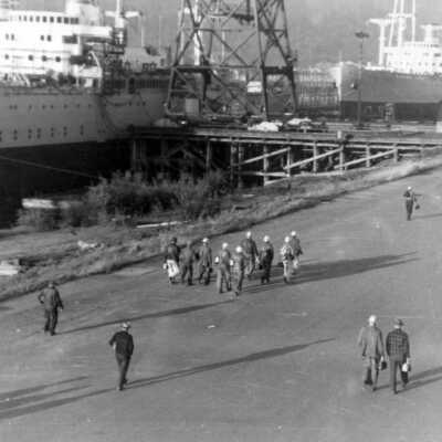 Oregon Shipyard workers.: Copyright: None; Origsize: 2"x4"; Origformat: Print-Photographic