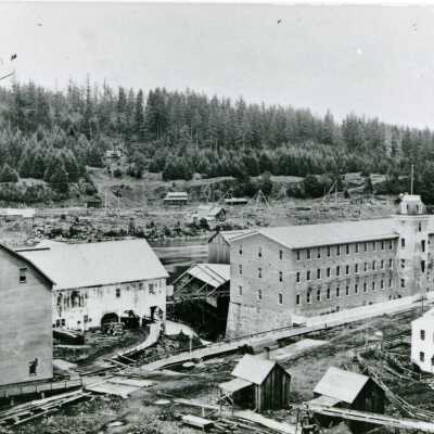 Oregon City from Bluff, Showing the Woolen Mill and Imperial Flour Mill