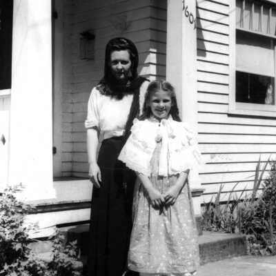 Edra and Gretchen Henkel.