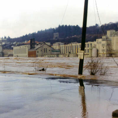 1964 Flood - Crown Zellerbach Mill in West Linn - from 5th and Mcloughlin in Oregon City