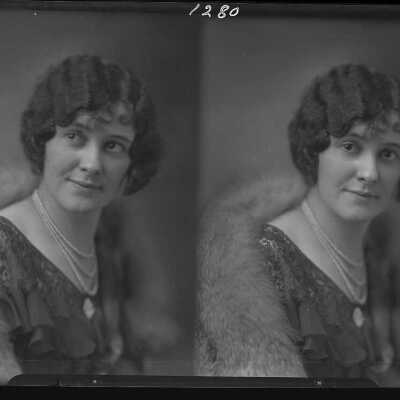Photograph of a woman for Hazel Hammond - Negative # 1280 - Dated November 1929