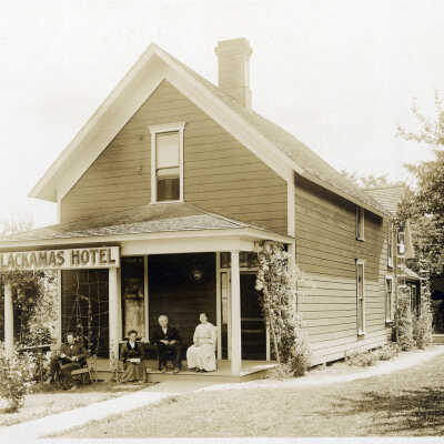 Clackamas Hotel