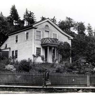 The Old Wilde House, Oregon City, 1893.: Copyright: Clackamas County Historical Society; Origsize: 4" x 6"; Origformat: Print-Photographic