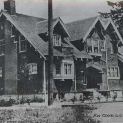 Dr. Summers House - 10th & Water St. - 1908