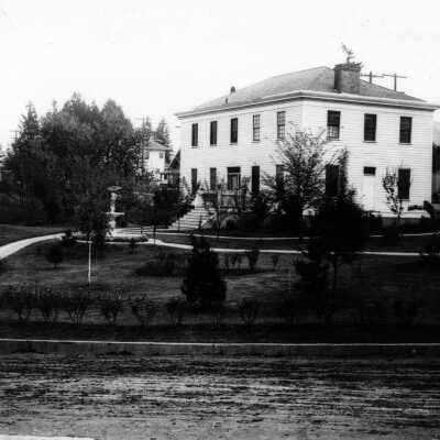 McLoughlin House on Center Street, 1912