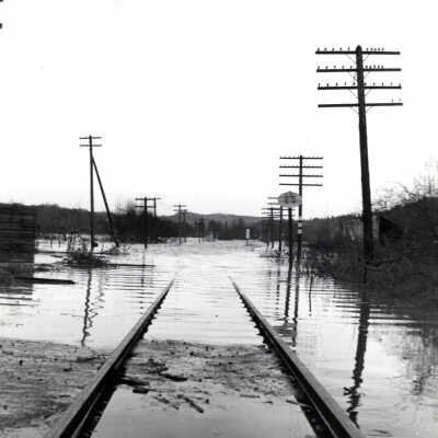 1922 Flood - Southern Pacific Tracks from 17th - Oregon City