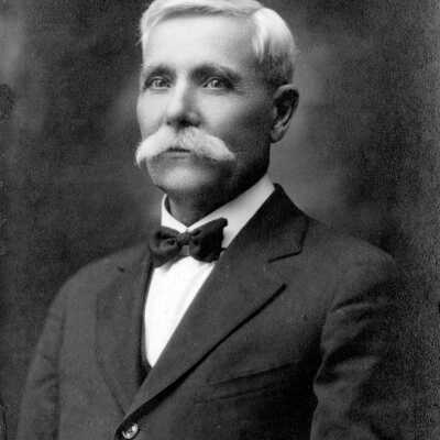 Bob Davis.