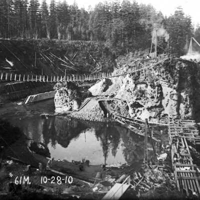 Mining operation on land, October 28, 1910.