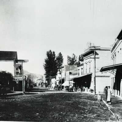Oregon City 1885 - 6th and Main (looking West)