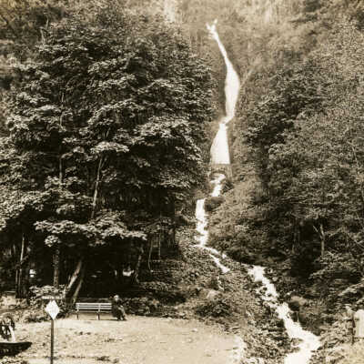 Wah-Kee-Na Falls, Columbia River Gorge, Oregon.