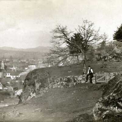 Oregon City from the Bluff at 6th with the Chase House. 1888: Copyright: None; Origsize: 8" x 10"; Origformat: Print-Photographic