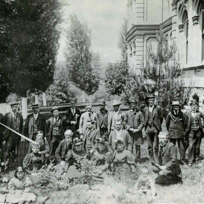 Oregon City 1896 - Clackamas County Courthouse Staff