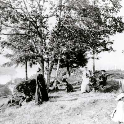 Oregon City 1890 - Chase Family in the Yard of their Home on the Bluff