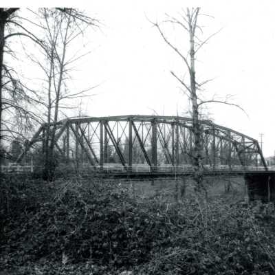 82nd Avenue Bridge over Clackamas River at Gladstone/Park Place in February 1976.