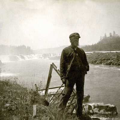 Fish Wheel at Willamette Falls, Mr. Brown, 1899.: Copyright: Clackamas County Historical Society; Origsize: 4x5; Origformat: Print-Photographic