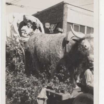 Wagon and Oxen Sculpture