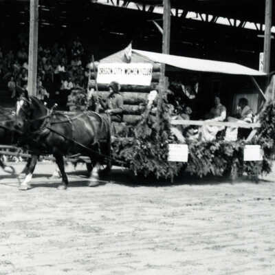 Oregon City Territorial Parade - Kelly Field - Women's Club Float
