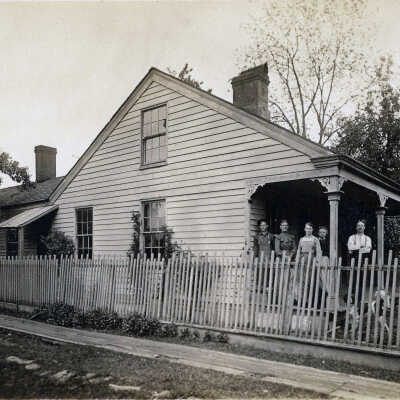 Hedge House in Canemah.