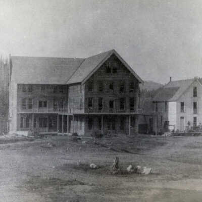 Government Camp 1920 - Government Camp Hotel and Mountain View Inn 1920