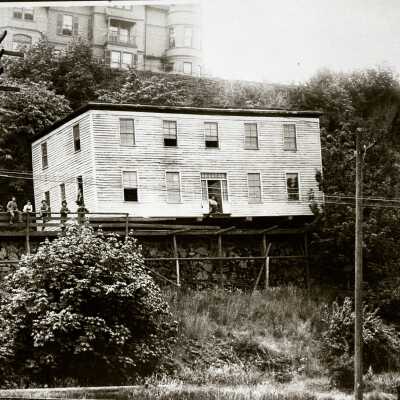 McLoughlin House, Being Moved Up Singer Hill (9th St. View)