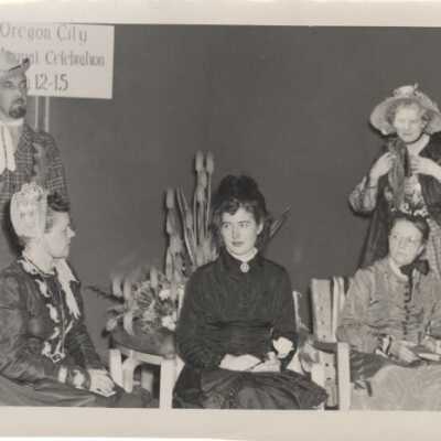 Bonebelle Wilson, Jeanette McDonald, Mertie Stevens -1944