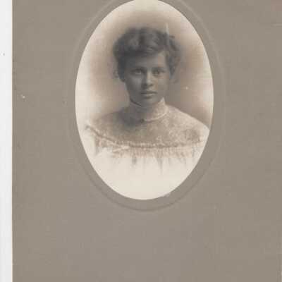 Thiessen, Annie - 1902