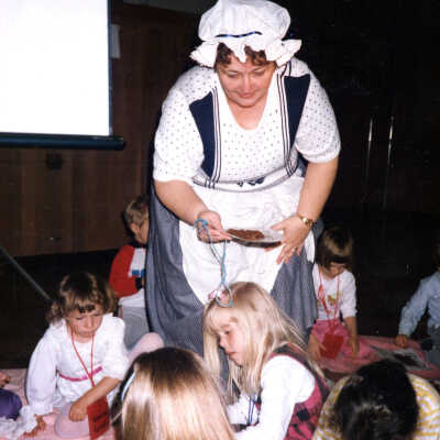 Teacher exchange program, Independence, MO and Oregon City, OR, 1989.: Copyright: Clackamas County Historical Society; Origsize: 3x5; Origformat: Print-Photographic