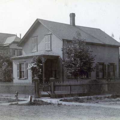Stevens House, 7th & Washington, Oregon City, 1900.: Copyright: Clackamas County Historical Society; Origsize: 4" x 6"; Origformat: Print-Photographic