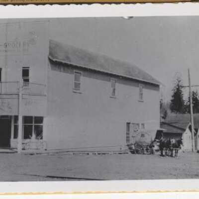 Jennings Lodge 1917 - Blue Front Grocery