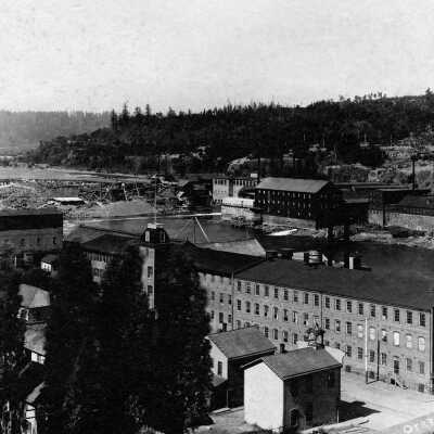 Oregon City and West Linn mills from the bluff, 1904